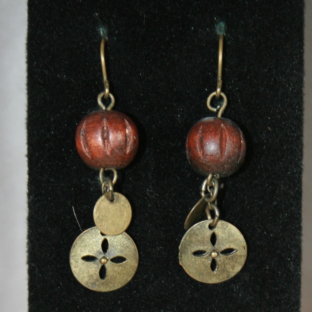 2 pair of Earrings